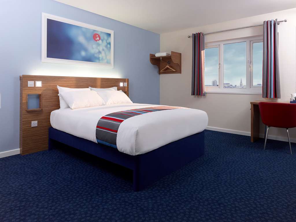 Travelodge Dundee Strathmore Avenue Стая снимка