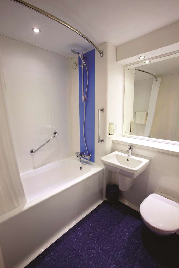 Travelodge Dundee Strathmore Avenue Стая снимка